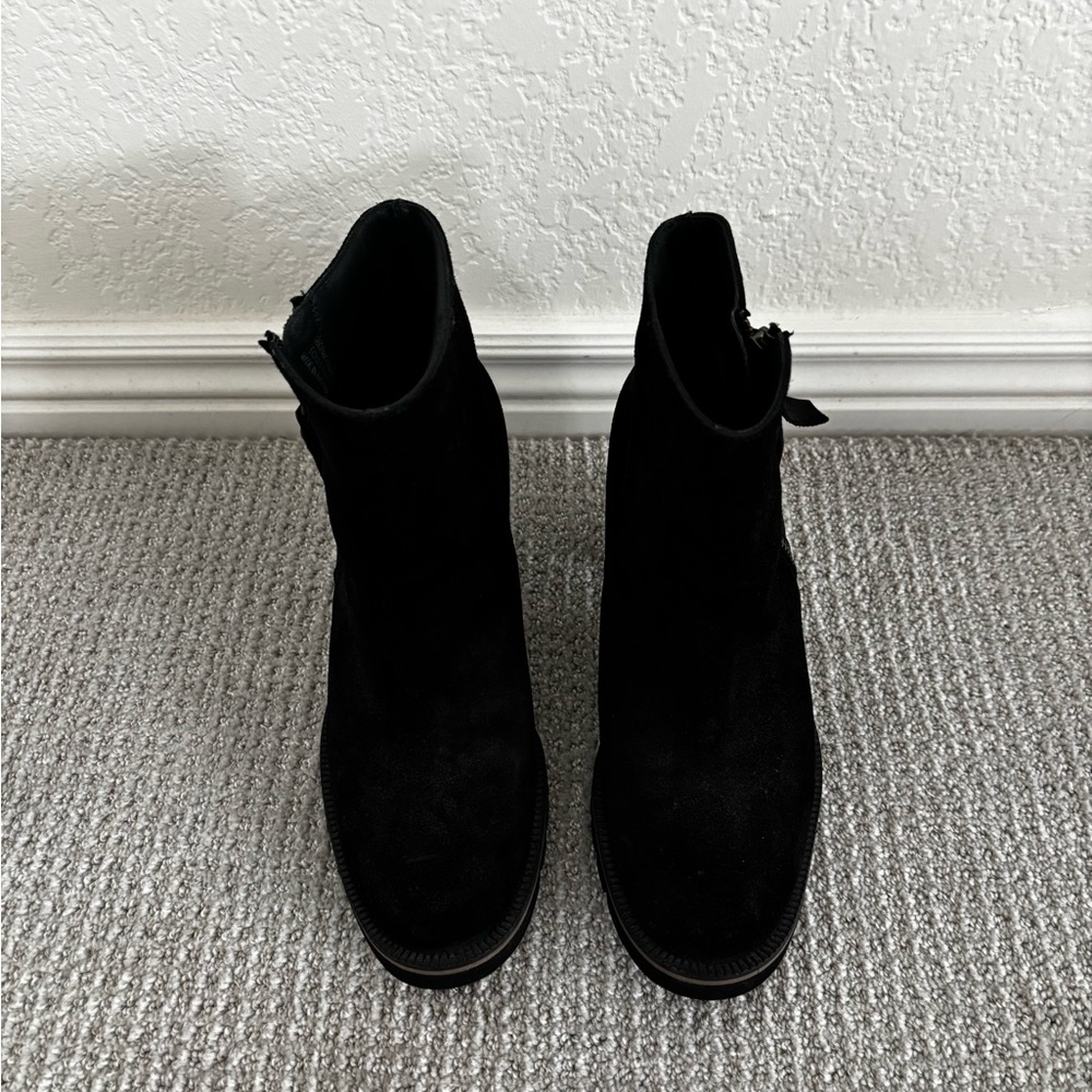 PAUL GREEN Sloane Lug Sole Bootie Black Suede Platform